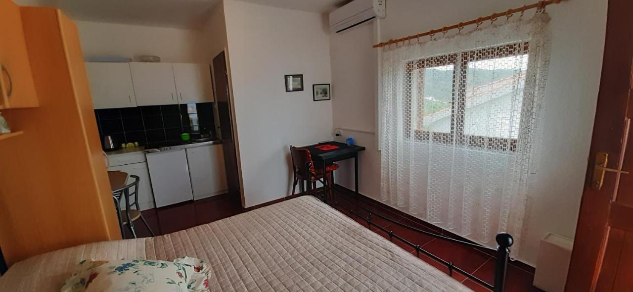 Apartmani Milano Stomorska Bagian luar foto