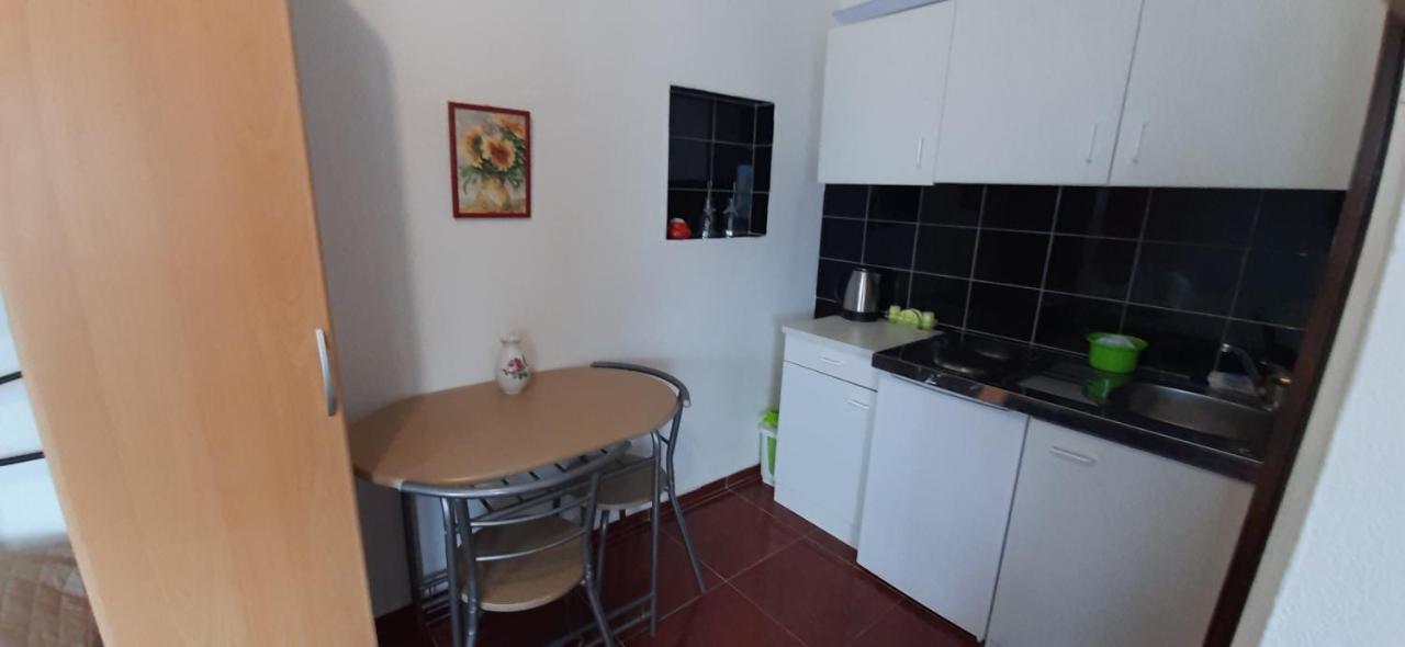 Apartmani Milano Stomorska Bagian luar foto